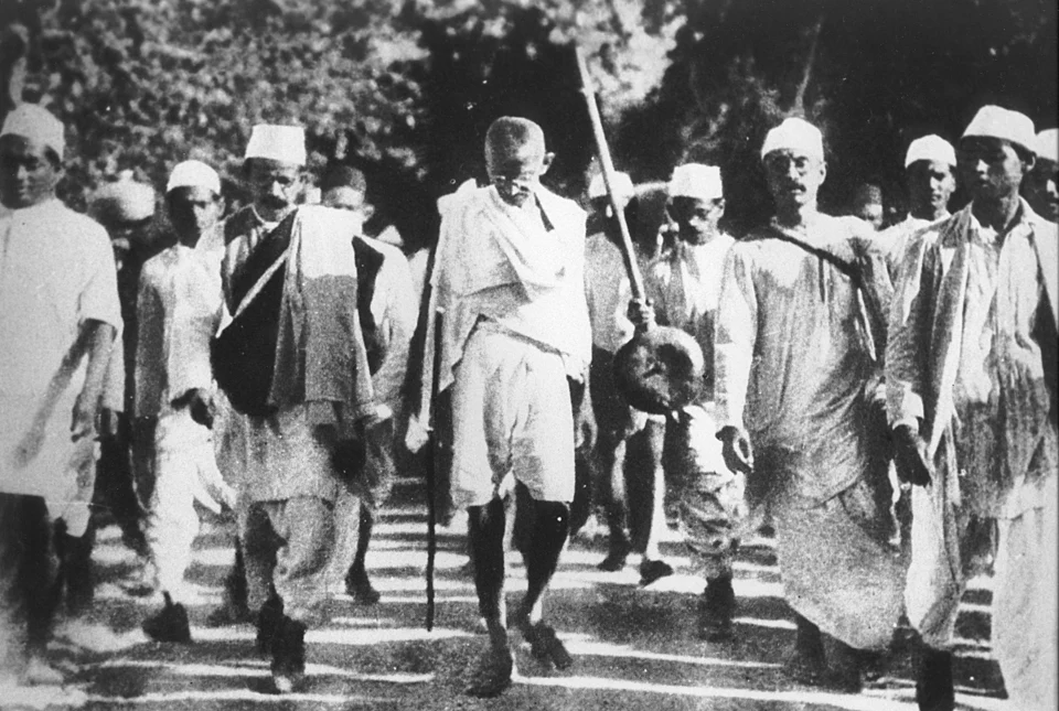 दांडी यात्रा दरम्यानचा महात्मा गांधींचा फोटो 